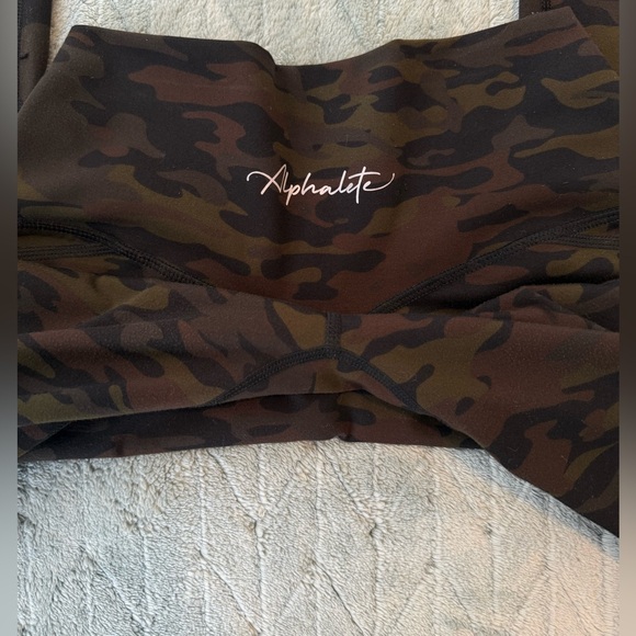 Alphalete Surface Power Leggings - Picture 7 of 11